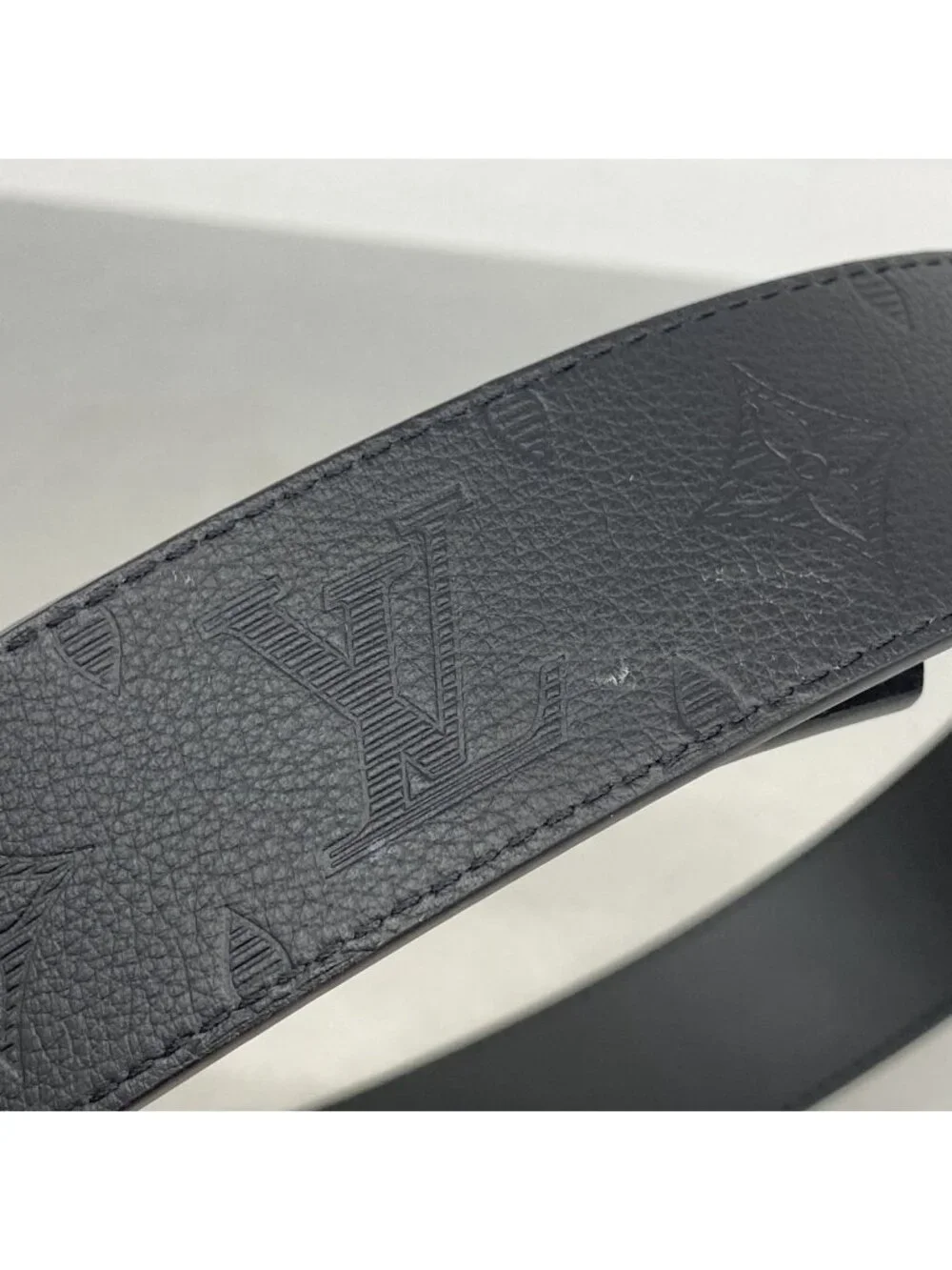 Louis Vuitton Belt Monogram Shadow LV 40 Reversible Black